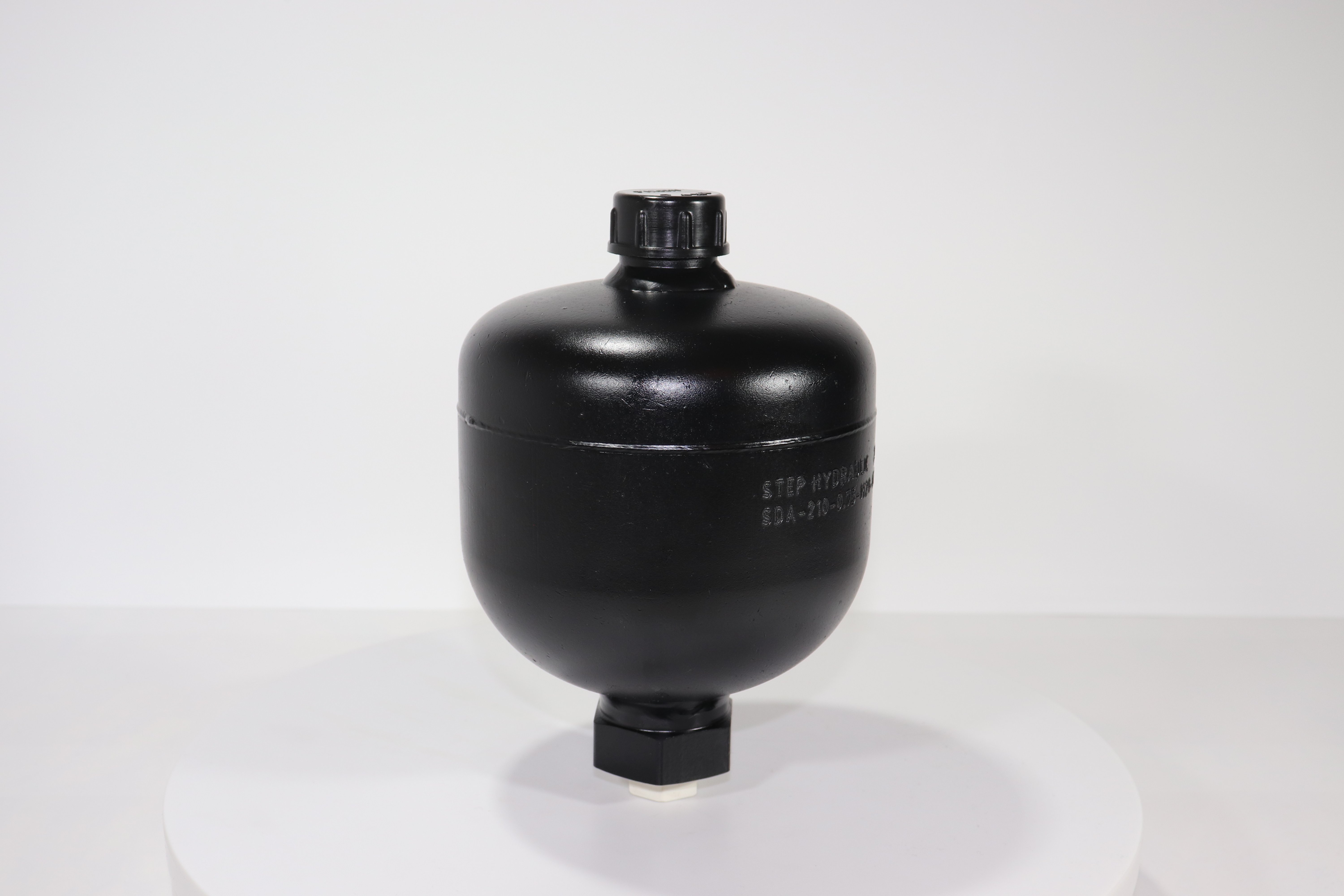 SDA-210-0,75-M28-G12-C-N Пневмогидроаккумулятор (сварной, V=0,75, -15 +80°C, G1/2", Pmax 210 bar)