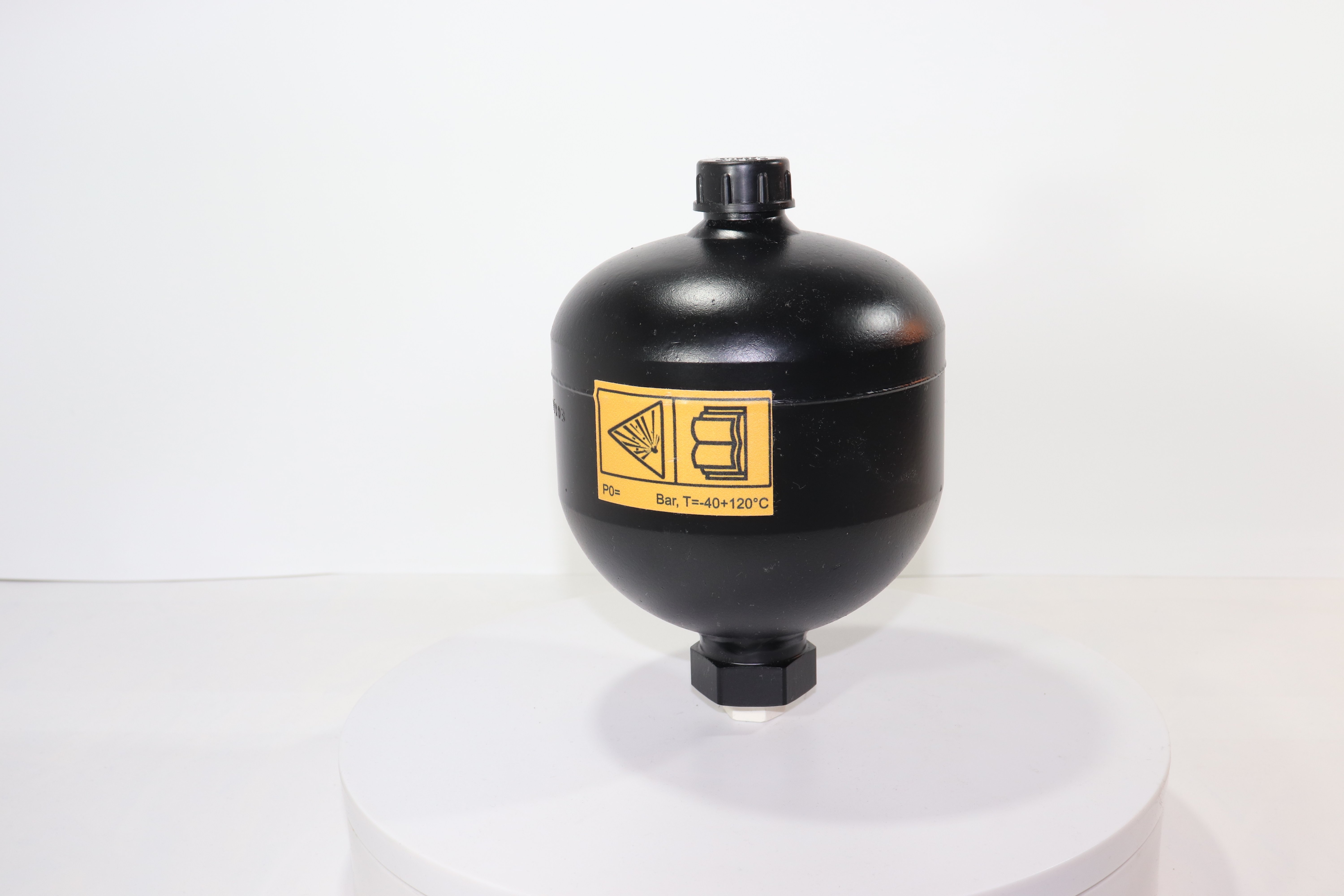 SDA-210-1,0-M28-G12/0-C-E Пневмогидроаккумулятор (сварной, V=1 L, -40 +120°C, G1/2", Pmax 210 bar)