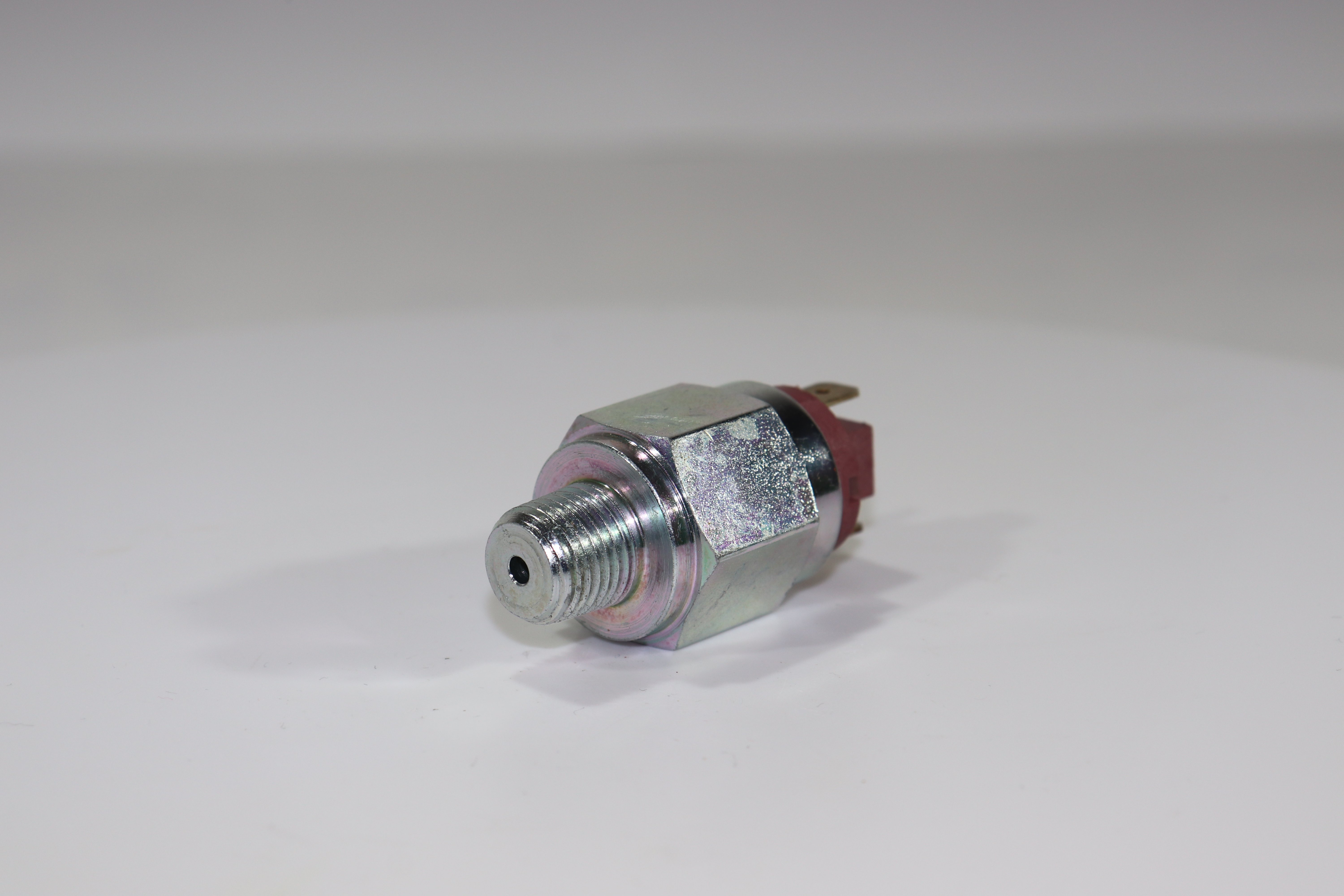 Датчик давления Euroswitch 3110224 (NO, 1/4' BSPT (конич.), FKM - VITON, диапазон 20-50)