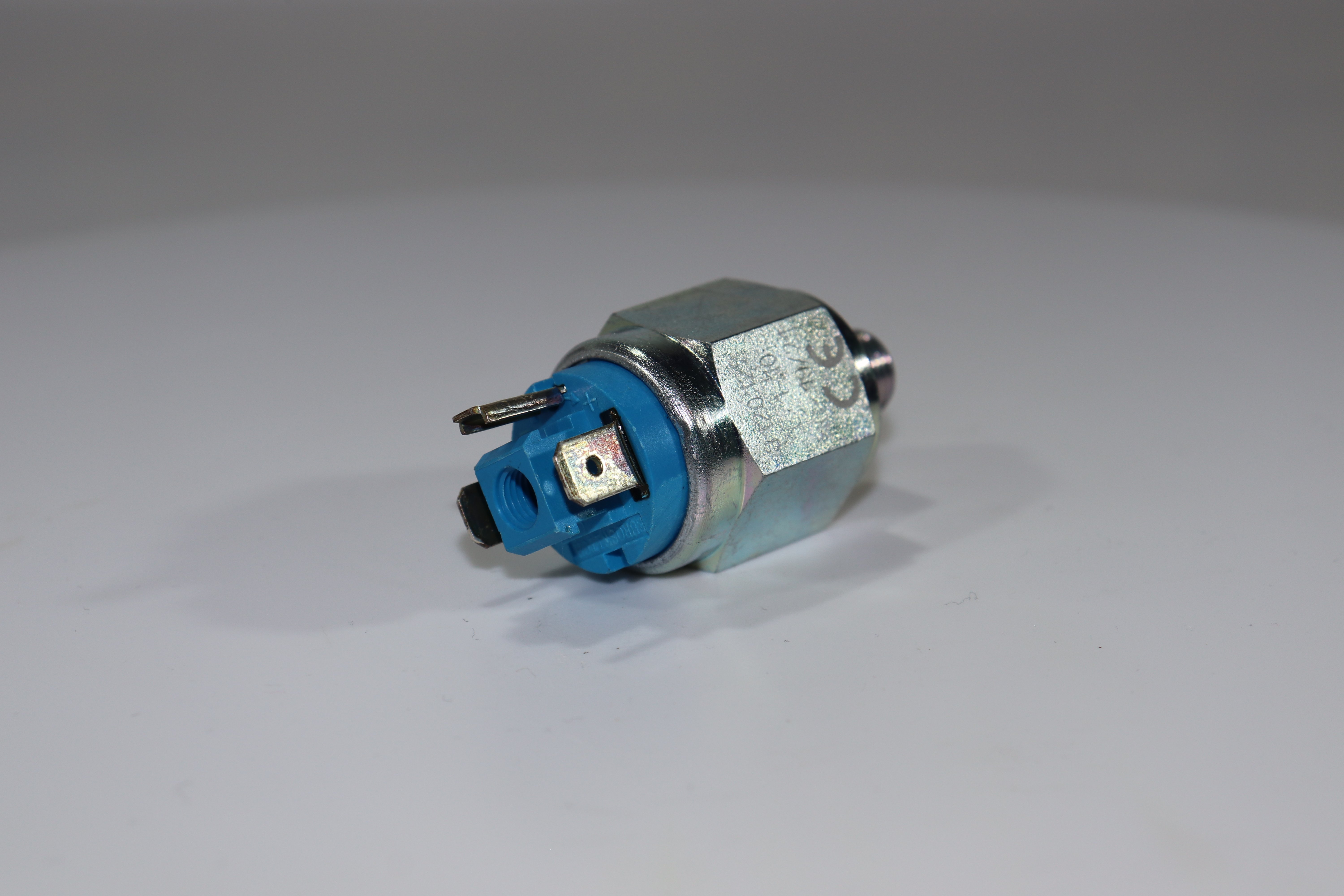 Датчик давления Euroswitch 3120122 (NC- нормально-закрытый, 1/8' BSPT (конич.), FKM - VITON, диапазон 1-10 bar.)