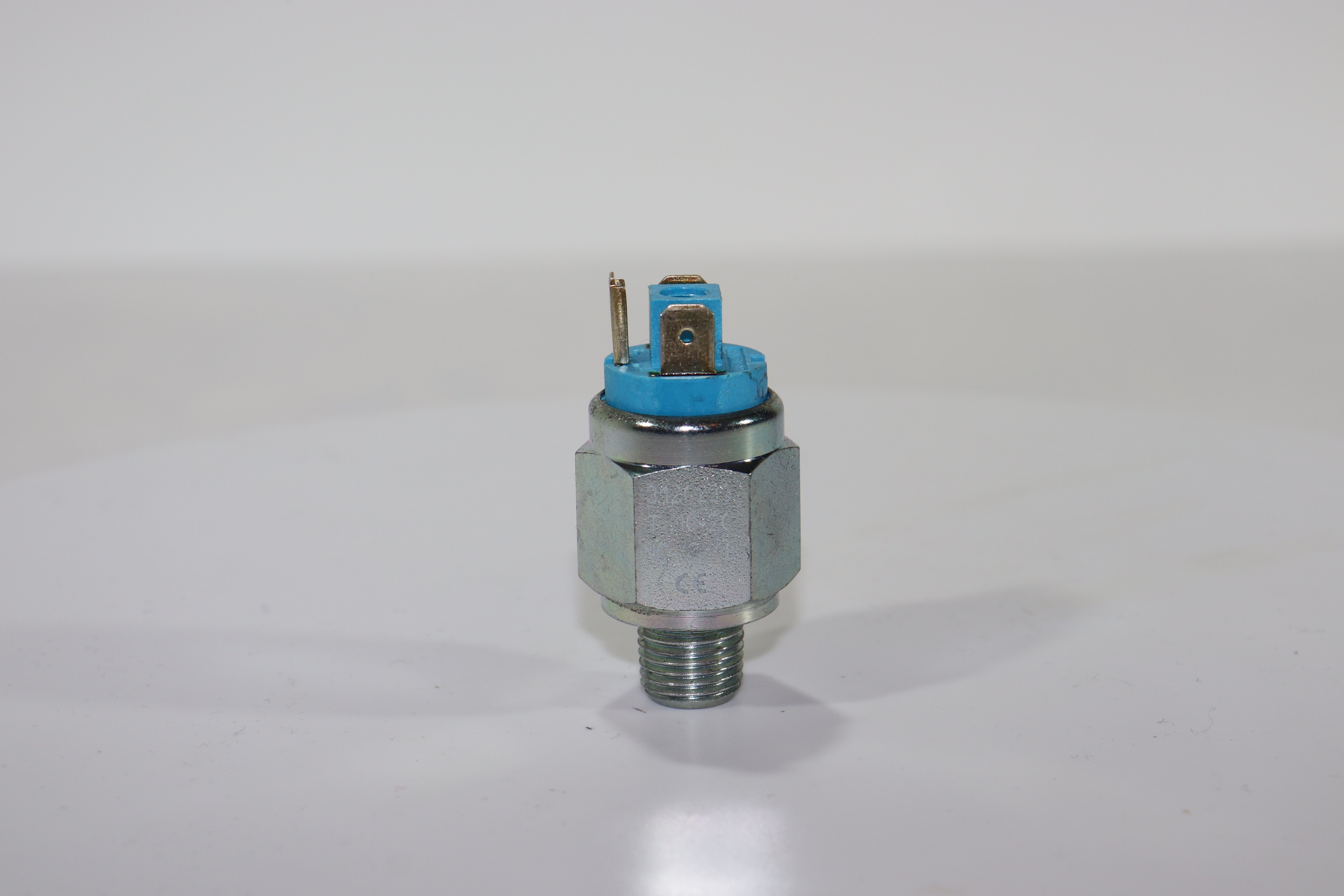 Датчик давления Euroswitch 3120223 (NC- нормально-закрытый, 1/4'' BSPT (конич.), FKM - VITON, диапазон 10-20 bar.)