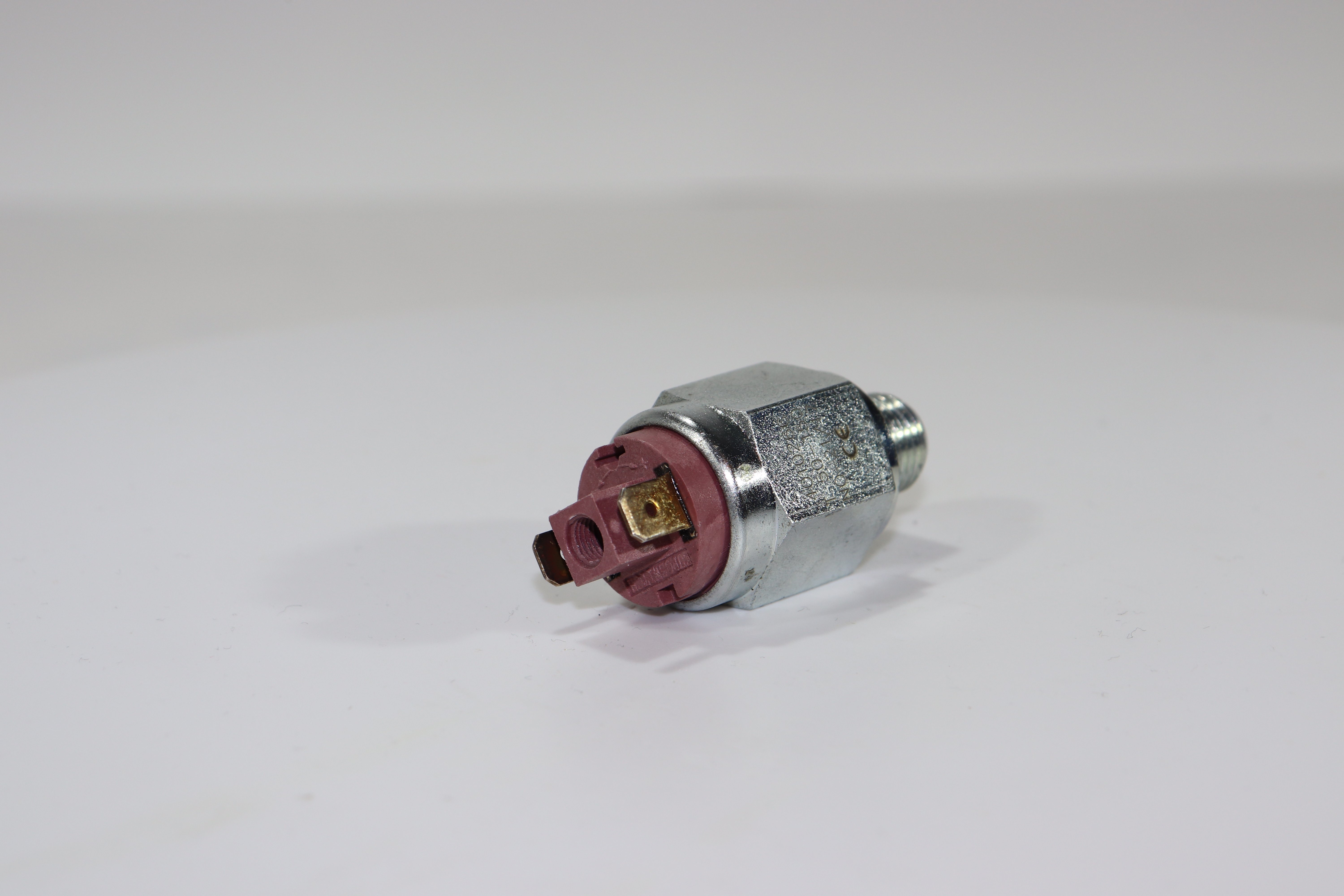 Датчик давления Euroswitch 4010266 (NO- нормально-открытый, 1/4'' BSPT (конич.), HNBR, диапазон 50-150 bar.)