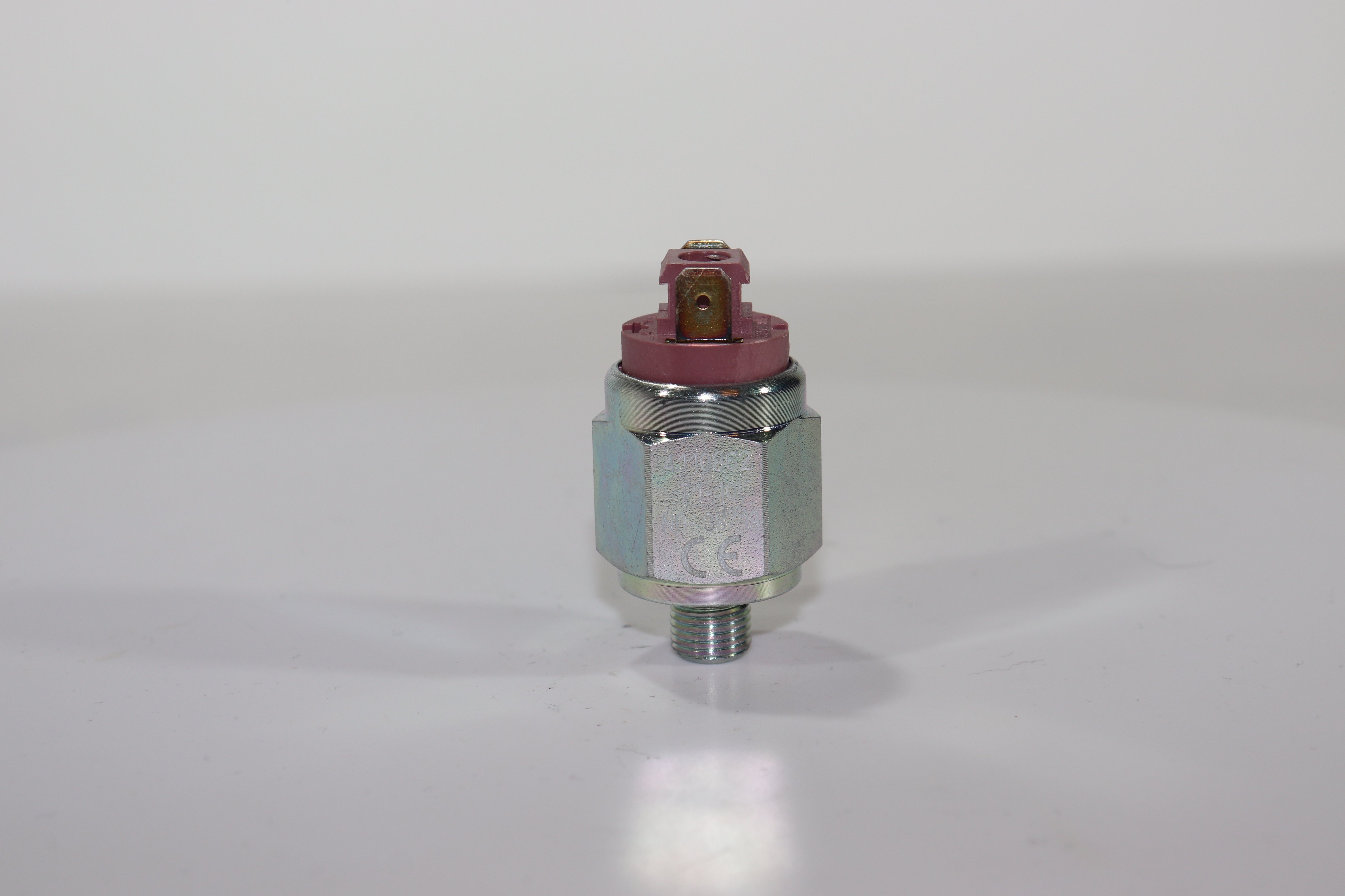 Датчик давления Euroswitch 4110862 T5S (NO- нормально-открытый, M10x1 (цилиндр.), FKM - VITON, диапазон 1-10 bar. настроенный на 5 bar)