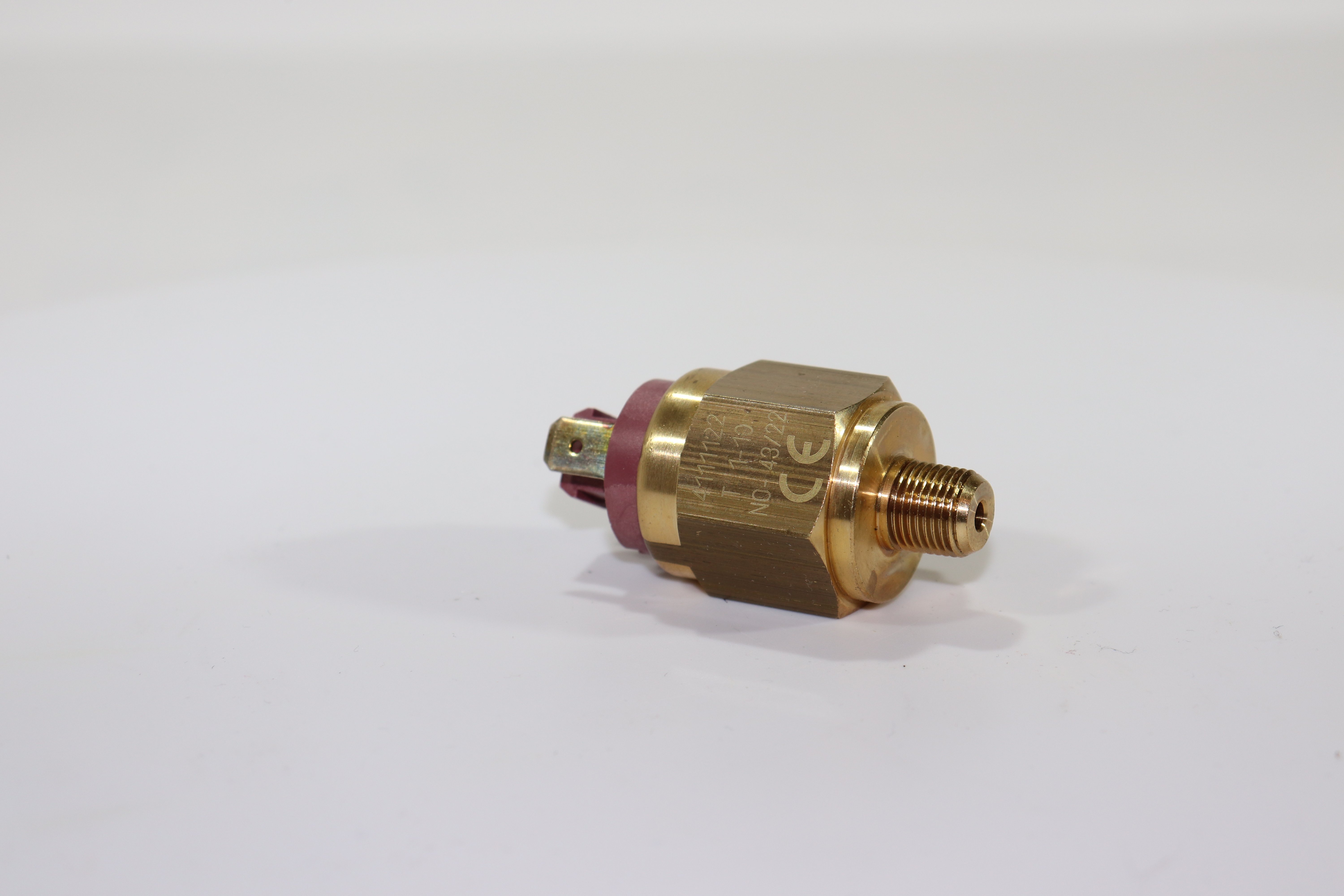 Датчик давления Euroswitch 4111122 (NO- нормально-открытый, 1/8' BSPT (конич.), FKM - VITON, диапазон 1-10 bar.)