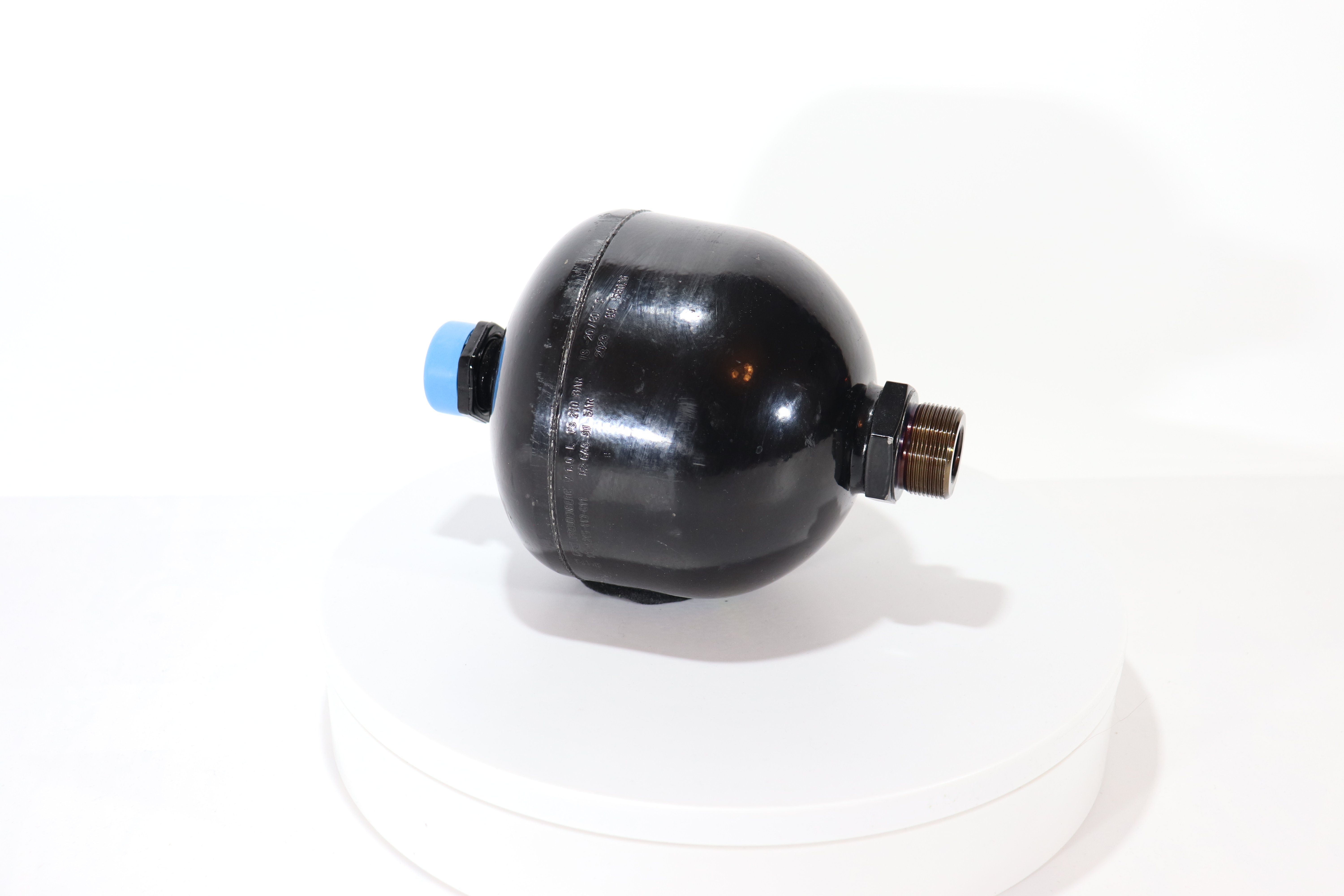 D01-210-1.00-/136SNUV0.0AAFSP Freudenberg Германия (100-1315-113-611) Пневмогидроаккумулятор (сварной, V=1 L, -20 +80°C, G1/2"+М++*1,5, Pmax 210 bar)