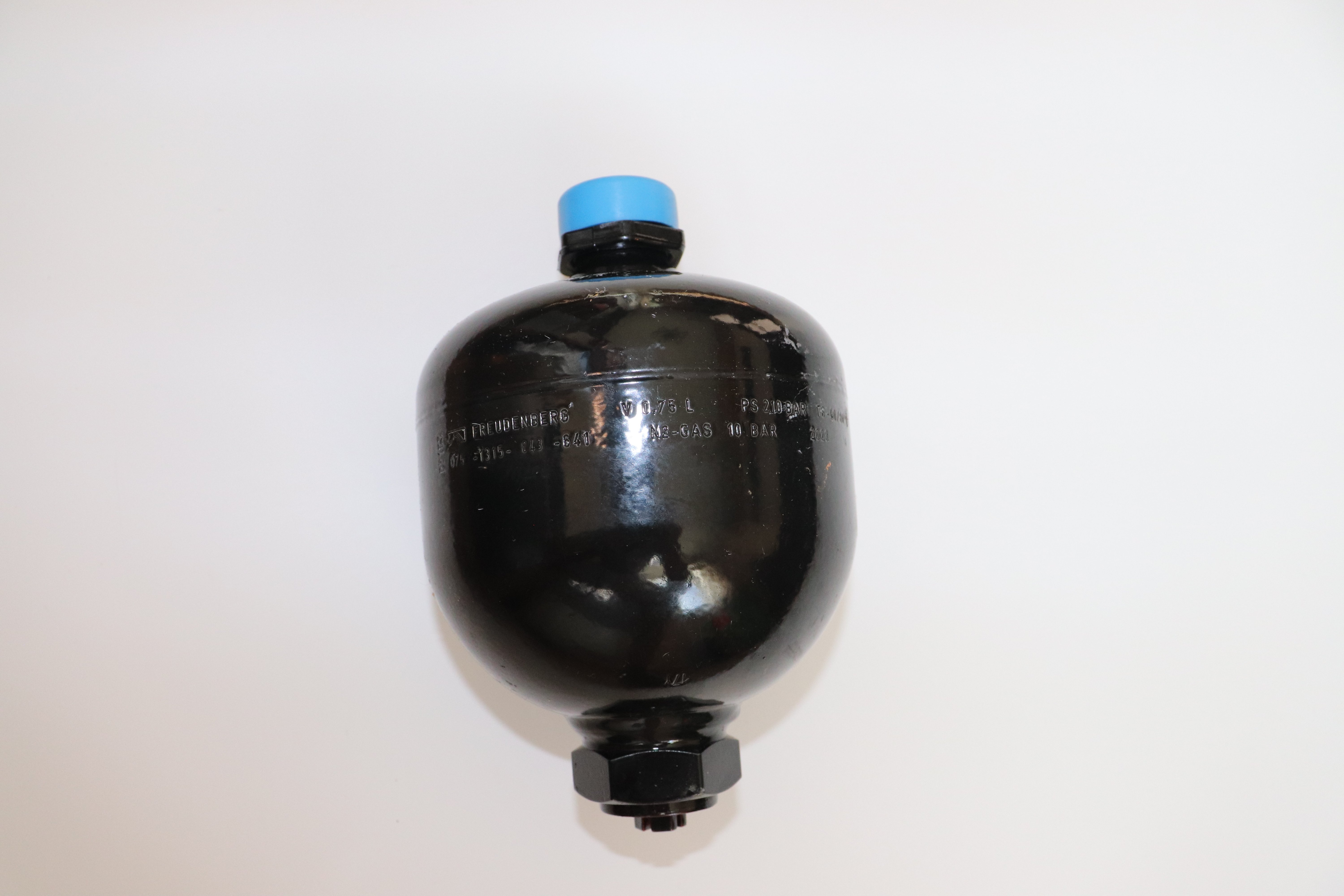 D01-250-0.75-/123SNUV0.0AOFSP Freudenberg Германия (сварной, V=0,75, -20 +800°C, G1/2", Pmax 250 bar)