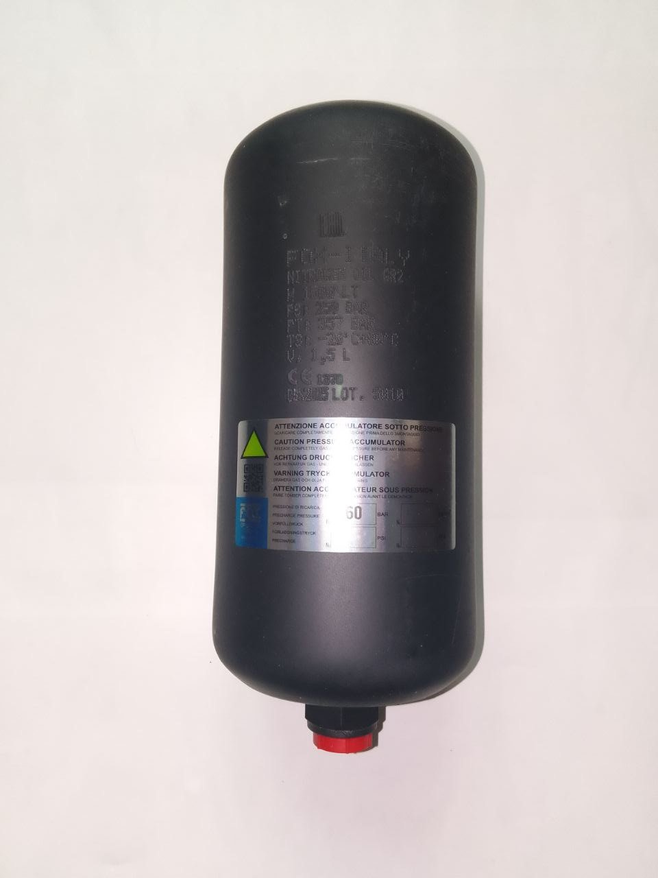 H1500M/LT FOX Италия Пневмогидроаккумулятор (сварной, V=1,5 L, -40 +80°C, G1/2" и M18x1,5, Pmax 250 bar)